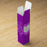 Amethyst Hochzeitstag Herz-Foto Box<br><div class="desc">Sechstes lila Amethyst Hochzeitstag, der Wein oder Spirituosen Box schenkt. Schöne Amethysten im Herzen auf lila mit Foto Steineffekt Vorlage Amethyst Wedding Anniversary Weinkasten Verpackung. Passen Sie sich mit Ihren eigenen Namen, Veranstaltungsdetails und Foto an. Das 6. Jubiläumsjahr ist traditionell mit Amethyst verbunden. Aktuell liest Gratulation Melanie & Richard über...</div>