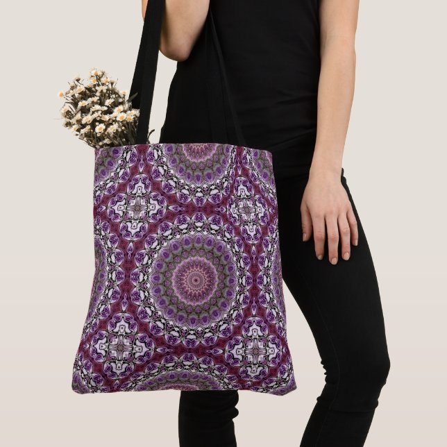 Amethyst Pink Kaleidoscope Mandala Pattern (Von Nahem)