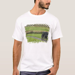 Amish-Buggy auf einer Farmstraße, Nordost-Ohio, T-Shirt