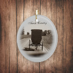 Amish Buggy Keramikornament<br><div class="desc">Eine Amish-Buggy fährt friedlich auf einer Landstraße in Ethridge,  Tn.</div>