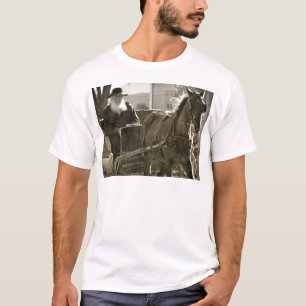 Amish Pferd ist Albern mit Zunge verklemmt T-Shirt
