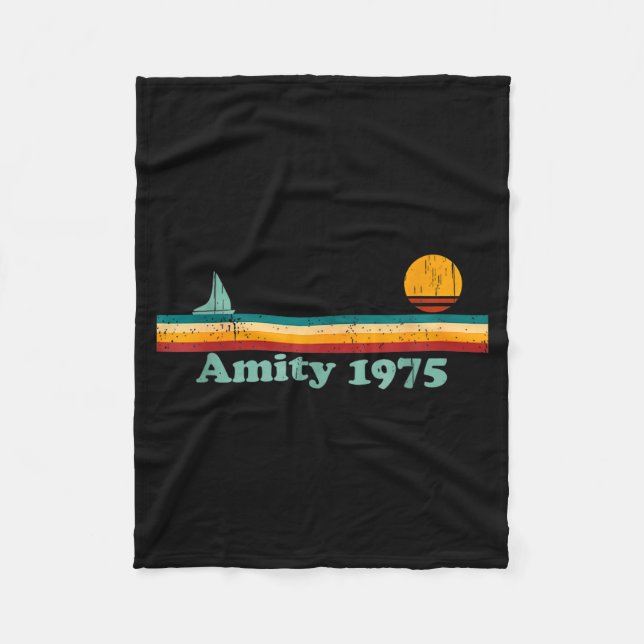 Amity 1975 Retro Sailboat And Sunset Design Idea  Fleecedecke (Vorderseite)
