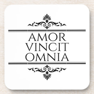 Amor Vincit Omnia - Liebe erobert alle Getränkeuntersetzer