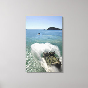 Amphibienfahrzeuge verlassen das Brunnendeck Leinwanddruck