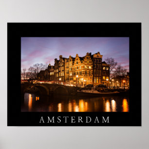 Amsterdamer Kanalhäuser am dunklen schwarzen Poste Poster