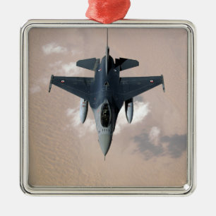 An Emirati F-16 Silbernes Ornament