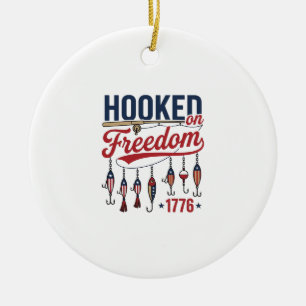 An Freiheit gewöhnte patriotische Fischerei-Shirt Keramik Ornament