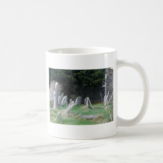 An Irish Grave Yard Tasse (Rechts)