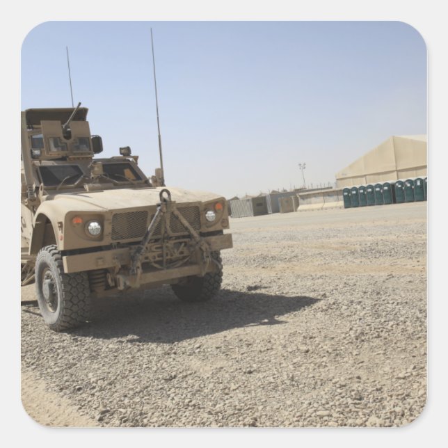 An Oshkosh M-ATV 2 Quadratischer Aufkleber (Vorderseite)