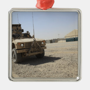 An Oshkosh M-ATV 2 Silbernes Ornament