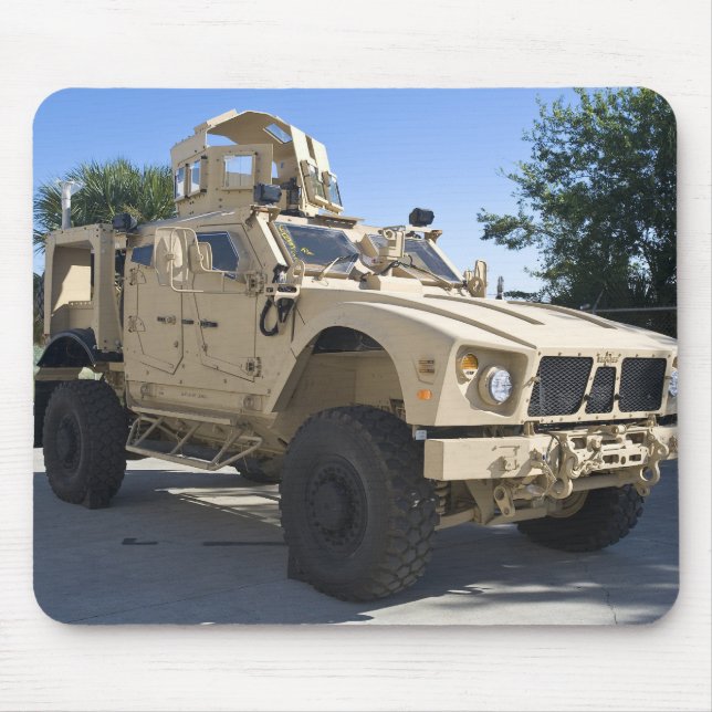 An Oshkosh M-ATV Mousepad (Vorne)