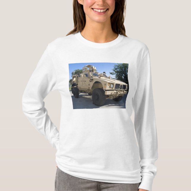 An Oshkosh M-ATV T-Shirt (Vorderseite)