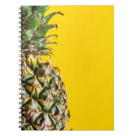 Ananas auf gelbem Hintergrund Notizblock