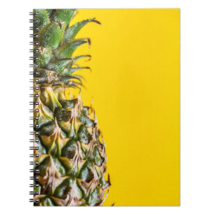 Ananas auf gelbem Hintergrund Notizblock
