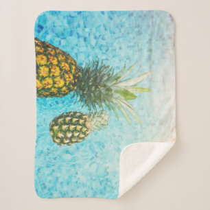 Ananas im Pool Sommerzeit Sherpadecke