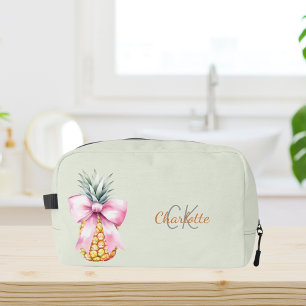 Ananas im tropischen Monogramm Salbeigrün mit rosa Waschbeutel
