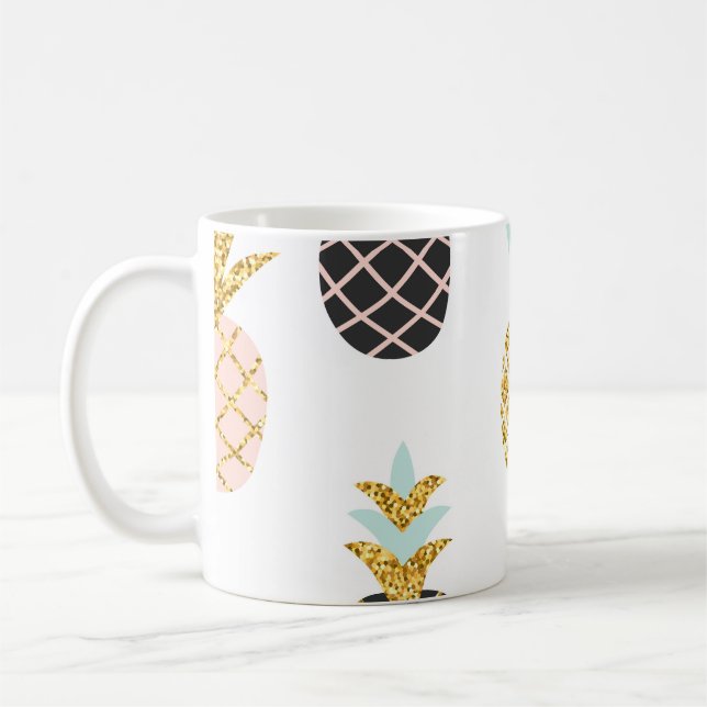 Ananas mit goldenem Glitzer, kreatives Muster. Kaffeetasse (Links)