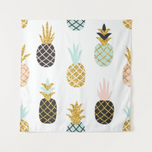 Ananas mit goldenem Glitzer, kreatives Muster. Wandteppich