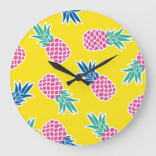 Ananas-Rausch: Helle Cartoon-Vintage. Große Wanduhr