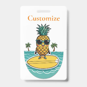 Ananas-Surfer fährt eine Welle Thunder_Cove Ausweis
