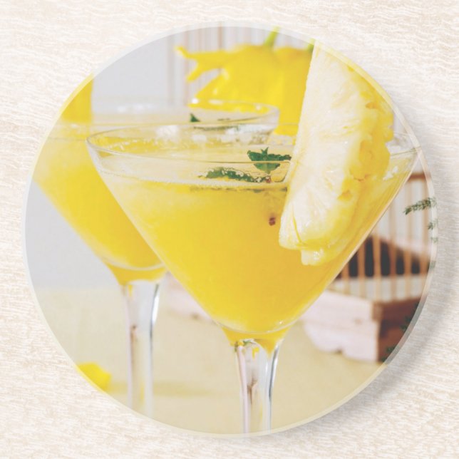 Ananas- und Ingwer-Fresca-Cocktail Getränkeuntersetzer (Vorne)