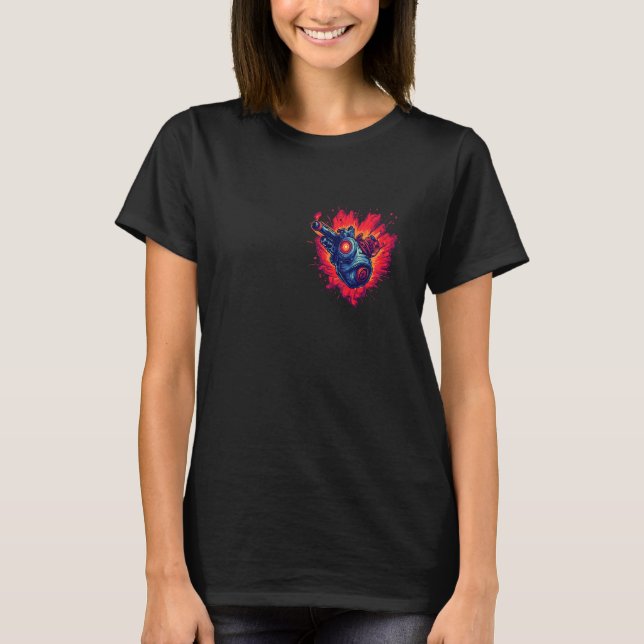 Anatomical Mechanical Heart with Laser Gun Cyberpu T-Shirt (Vorderseite)