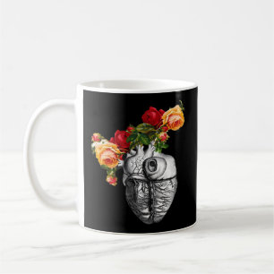 Anatomisches Herz und Blume zeigen Ihre Liebe Kaffeetasse