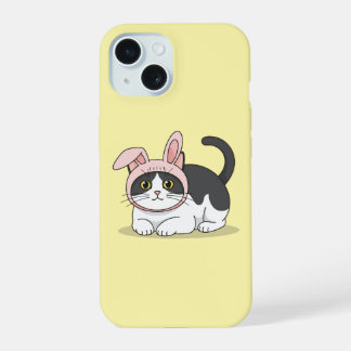 Anbetungswürdige Tuxedo-Katze in rosa Hasenohren-Ä iPhone 15 Hülle