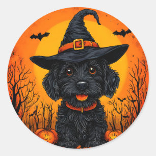 Anbetungswürdiger Hund in Hexenhut mit Halloween Runder Aufkleber