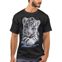 Anbetungswürdiger Weißer Tigerbaby mit Schlagenden