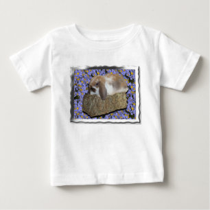Anbetungswürdiges Baby-Lop-Hase auf Mini-Heuballen Baby T-shirt