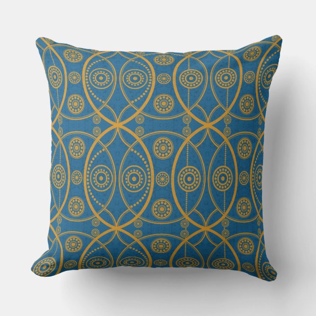 Ancient Briton Pattern Throw Pillow II Kissen (Vorderseite)