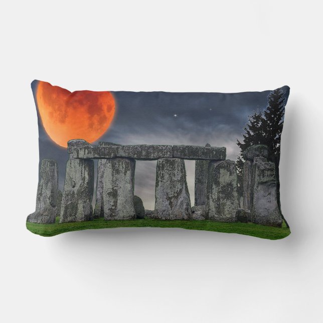 Ancient Stonehenge & Mystical Red Full Moon Lendenkissen (Vorderseite)
