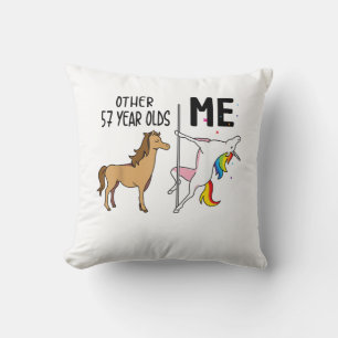 Andere Geburtstagsgeschenke für 57-jährige Einhörn Kissen