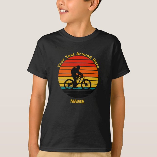 Ändern von Text Name hinzufügen Retro Sunset Bike  T-Shirt (Vorderseite)