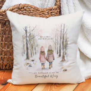 Anders als Snowflake Little Girls Forest Kissen