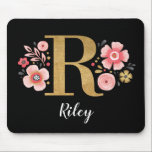 Anfänglicher Buchstabe R (Classy Pink Black Girly  Mousepad<br><div class="desc">Ein wunderschönes,  mit Monogramm,  rosafarbenes,  blumenfarbenes Mauspad mit rosa Blume und einem Imitat mit goldfarbenem Monogramm R auf schwarzem Hintergrund. Personalisieren Sie das Mauspad,  indem Sie unter dem Monogramm Ihren Namen hinzufügen. Macht ein lustiges Geschenk für einen Freund oder für eine Brautjungfrau. Entworfen für Sie von BlackBerry Boulevard.</div>