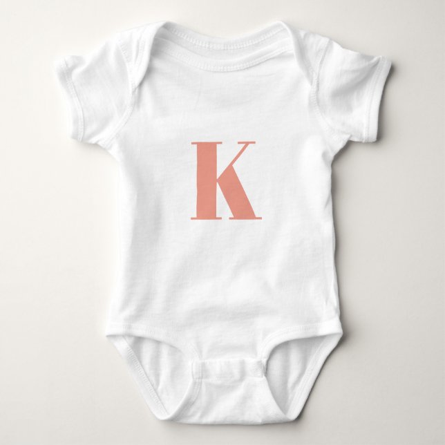Anfangs Letter Monogram | Modern Stylish Peach Baby Strampler (Vorderseite)