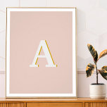 Anfangs Monogram Blush Pink Vintage Typography Poster<br><div class="desc">Ein einfaches minimalistisches Design mit einer Vintagen Retro-Typografie in Weiß mit einem goldenen Schatten auf einem rot-rosa Hintergrund. Der Brief kann einfach angepasst werden,  um Ihr eigenes Monogramm-Design zu erstellen!</div>