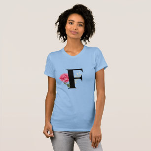 Anfangsbuchstabe F in Schwarz mit rosa Rose T-Shirt