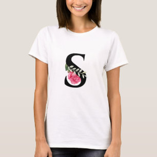 Anfangsbuchstabe S in Schwarz mit rosa Rose T-Shirt