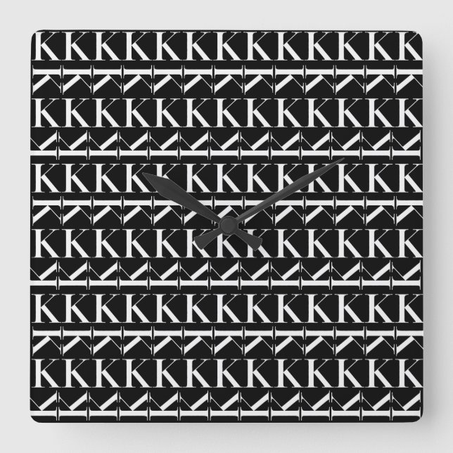 Anfangsbuchstaben K Quadratische Wanduhr (Vorderseite)