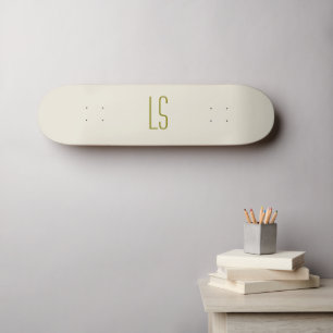 Anfangseinfaches, grünes Monogramm Skateboard