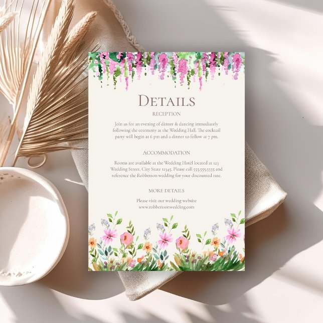 Angaben zur Boho Wildblume Meadow and Acacia Weddi Einladung (Boho Wildflower Meadow and Acacia Wedding Details Invitation on a boho wedding table.)