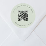 Angaben zur Hochzeitsseite QR-Code uAwg grün Runder Aufkleber<br><div class="desc">Fügen Sie Ihre URL für Ihre Hochzeitswebsite hinzu. Für Informationen,  Details,  Online-uAwg. Ein schlauer,  grüner Hintergrund,  schwarzer Text.</div>