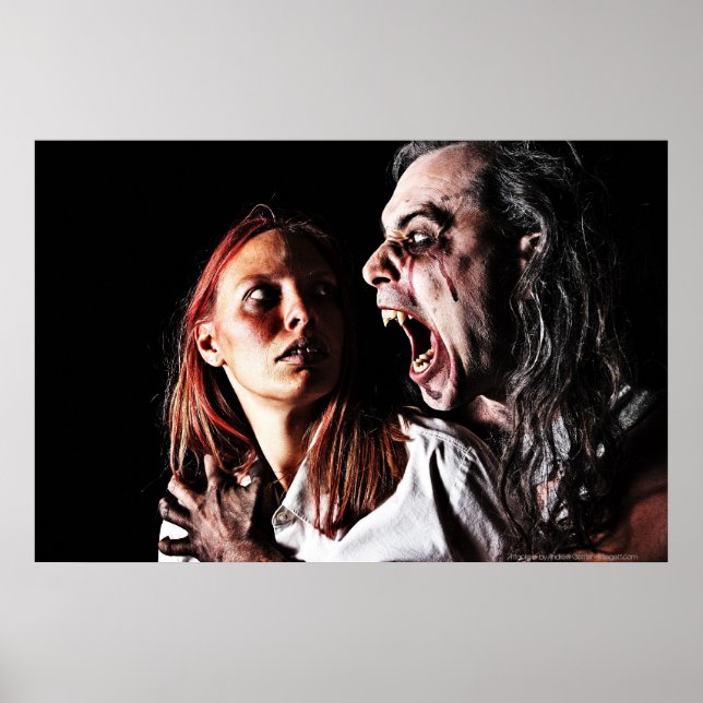 'Angegriffen' von Andrew Gettler Poster (Vorne)