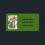 Angel Christmas Tree Cross Winter Hütte Adressaufkleber<br><div class="desc">Zeit,  um die Feiertage zu feiern. Dieses Weihnachtswerk zeigt einen Engel mit einem Weihnachtsbaum. Eine Hütte im Hintergrund.</div>