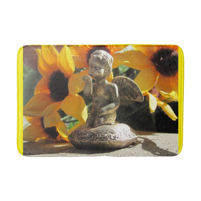 Angel Figurine Blows a Kiss Badematte (Vorderseite)