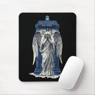 Angel mit Blue Police Box 1 Mousepad