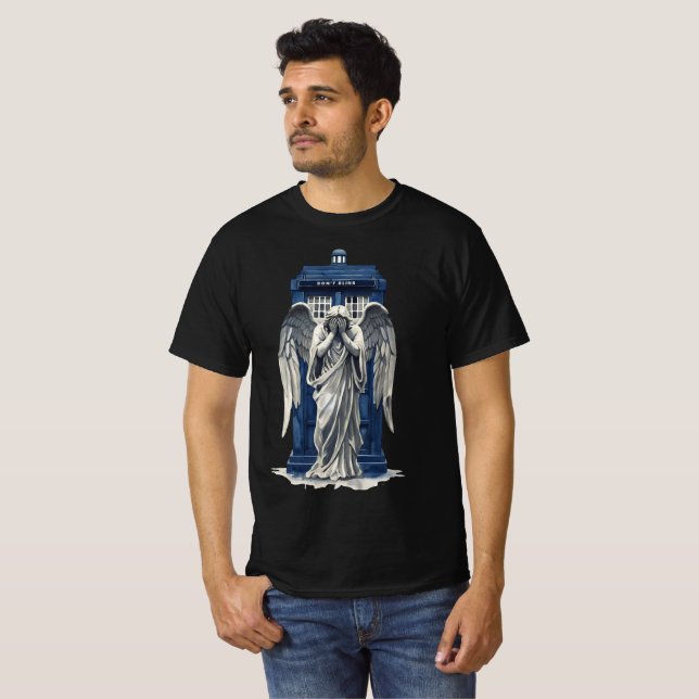Angel mit Blue Police Box 1 T-Shirt (Vorne ganz)